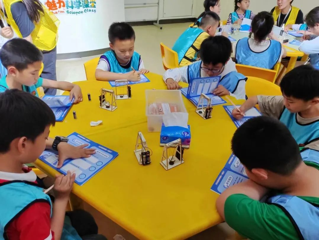 从科学家到侦探，解锁奇妙科学魅力！暑期研学活动成果展示