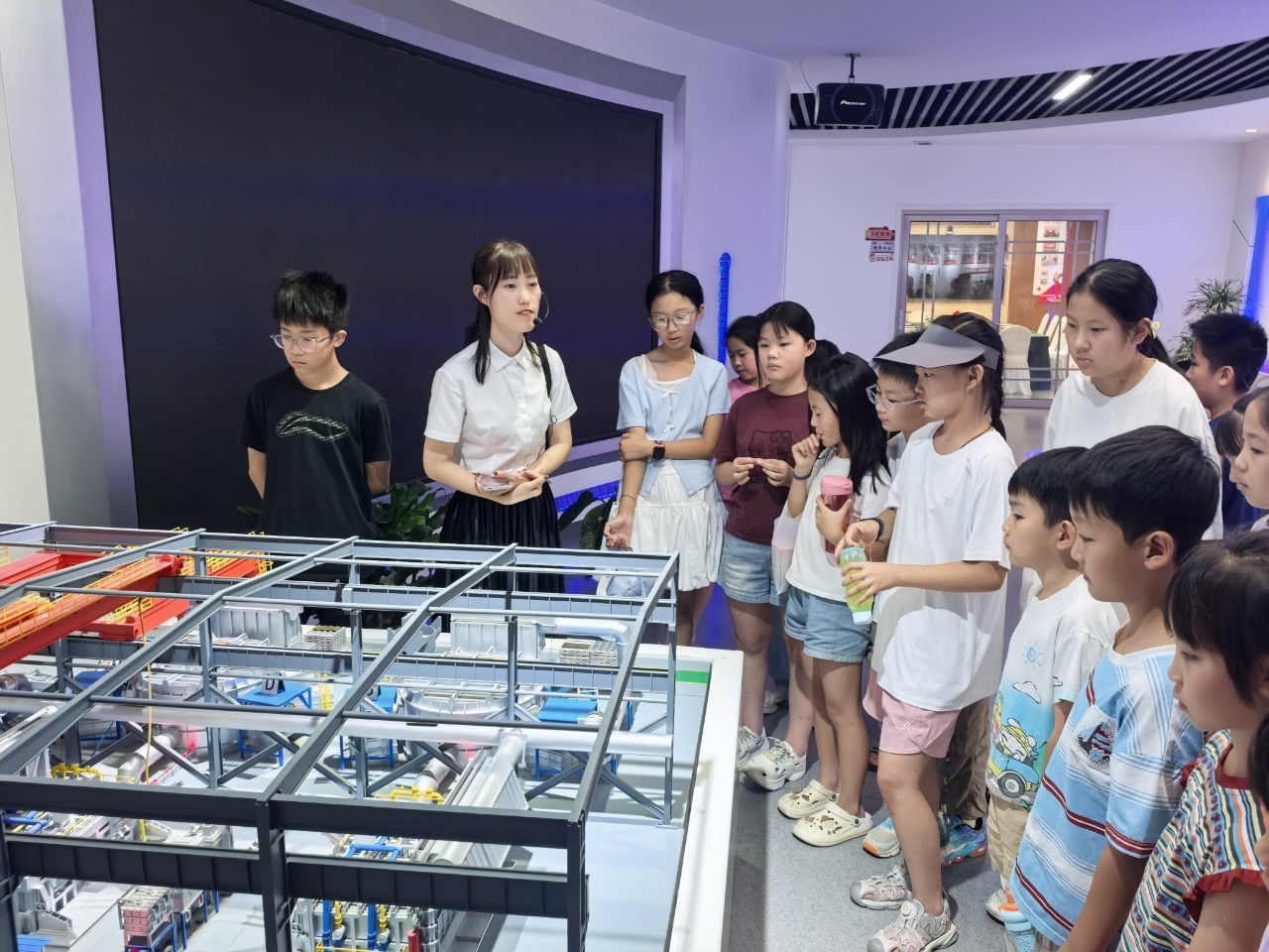 探秘新质生产力，以科技之光点燃未来梦想