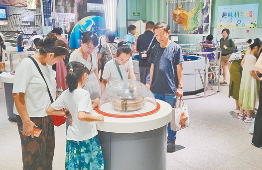 【聚焦首个全国科普月】郑州科技馆嵩山路馆区整修后重新开馆