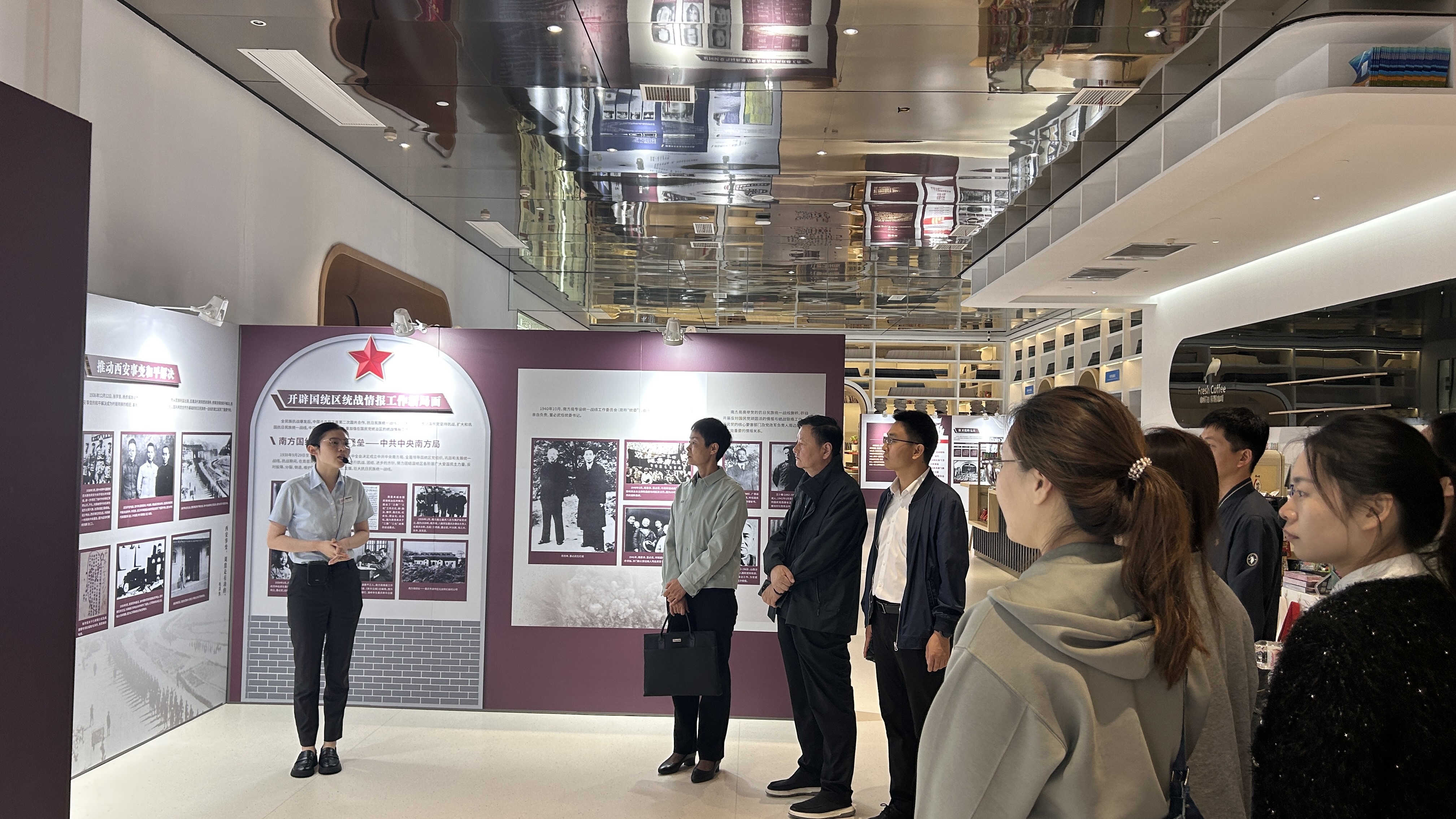  郑州乐发500赴网络安全科技馆开展“纪念抗日战争胜利80周年”主题党日活动