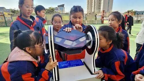 郑州科技馆科普大篷车点亮基层学子科学梦