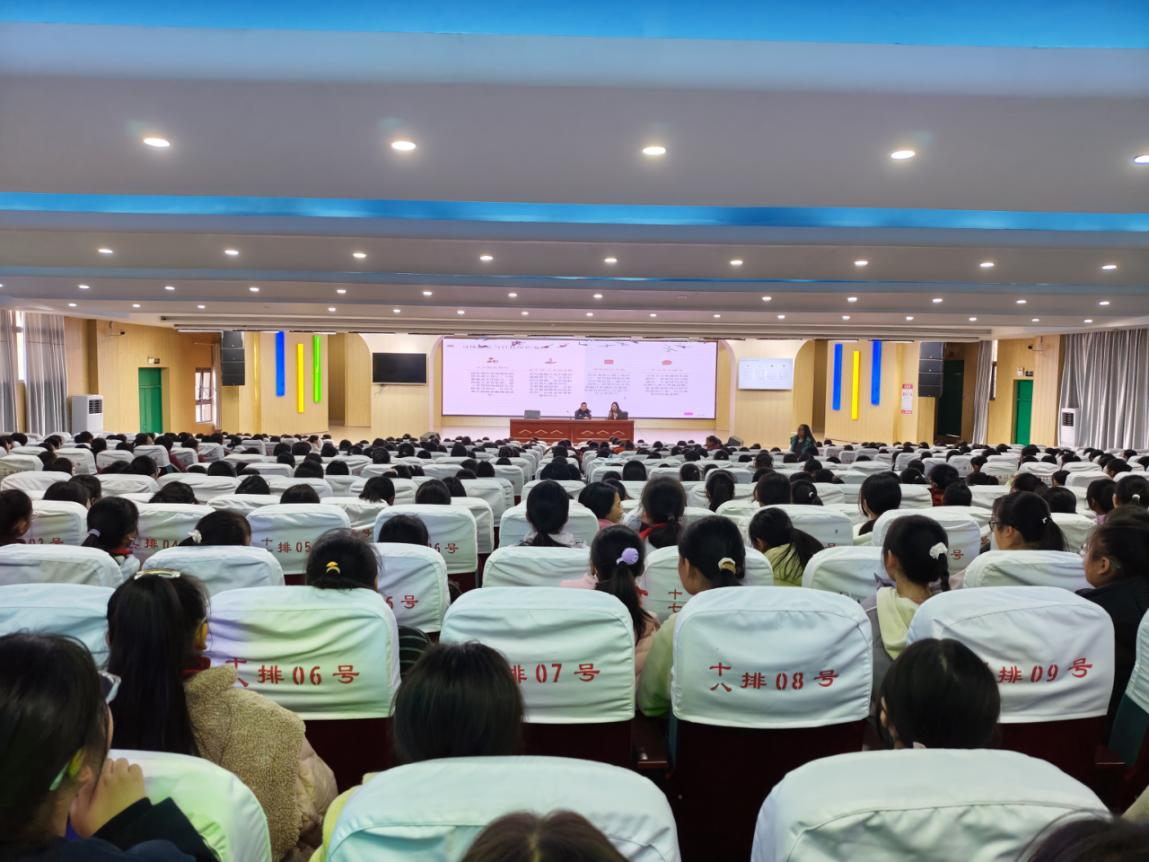 上街区 | 双讲护航青春期！为女生筑牢生理+法治双重防线